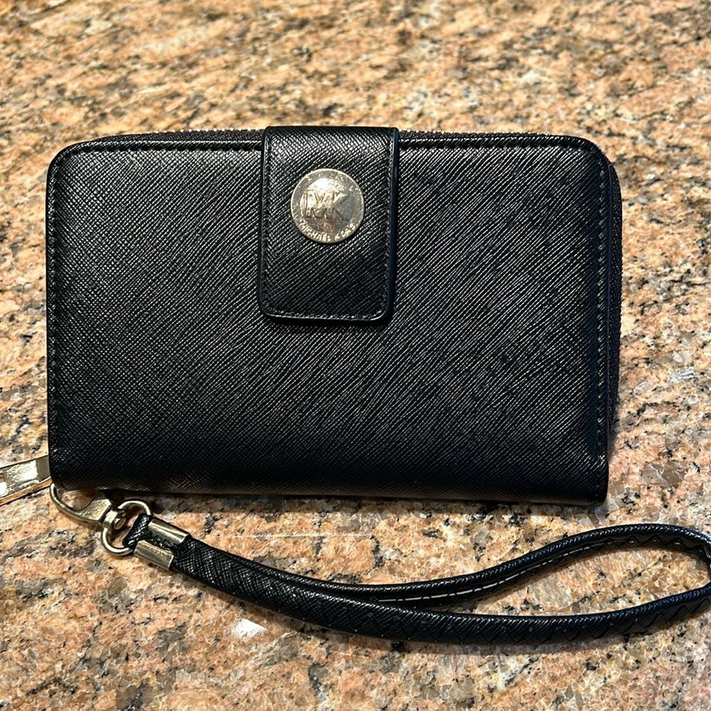 Michael Kors Look-alike wristlet wallet, NWOT